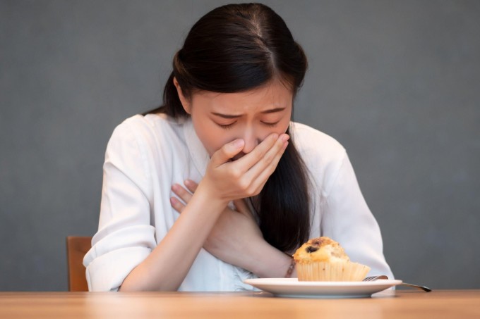Bị ngộ độc thực phẩm, làm gì đầu tiên?