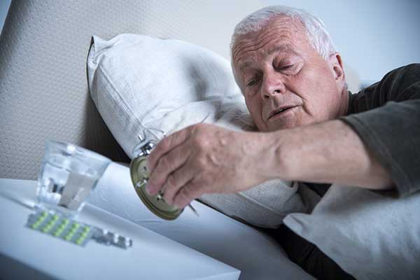 Nguyên nhân gây mất ngủ ở người lớn tuổi