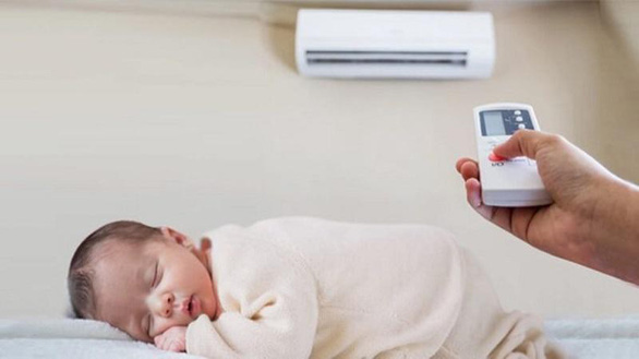 Nên cho trẻ em ngủ quạt hay ngủ máy lạnh?