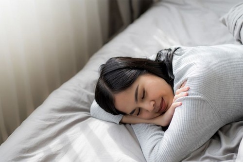 Ngủ trưa có gây béo bụng hay mập không